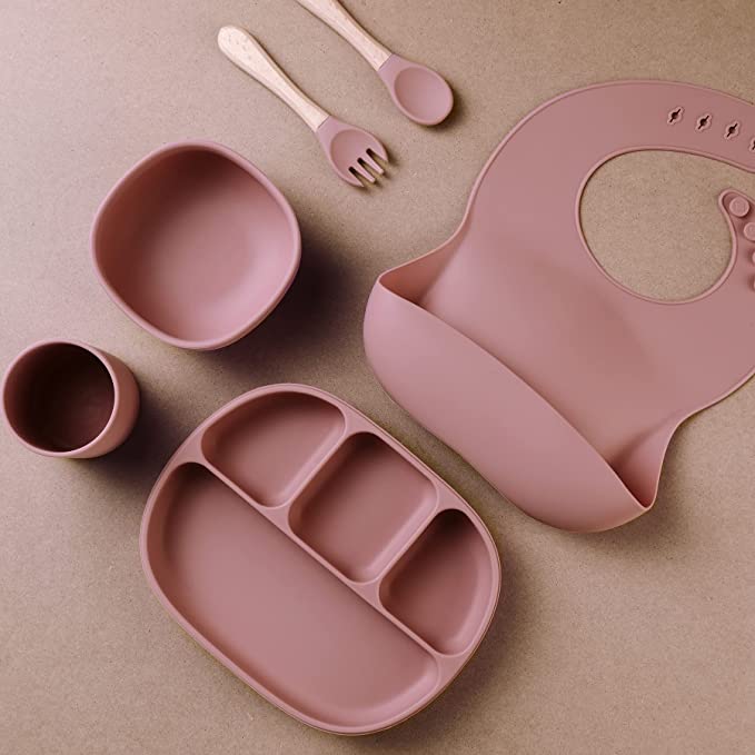 https://www.xhfsilicon.com/wp-content/uploads/2023/03/silicone-baby-feeding-set.jpg